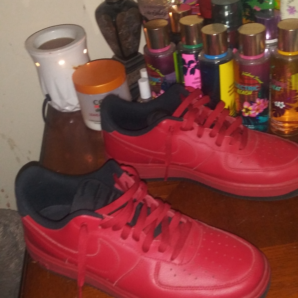 Red Nikes - Picture 4 of 5